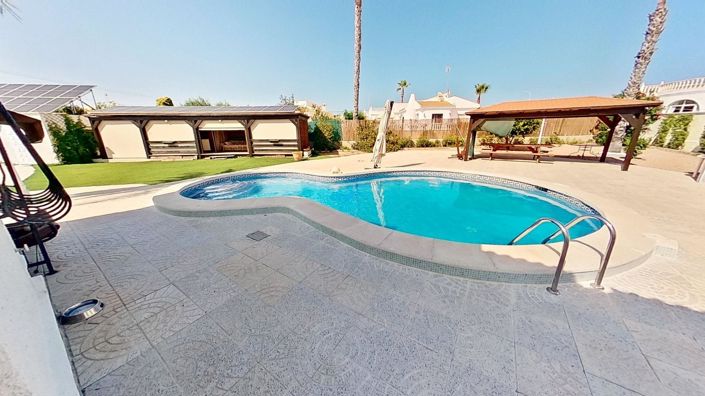 Image No.1-4 Bed Villa for sale