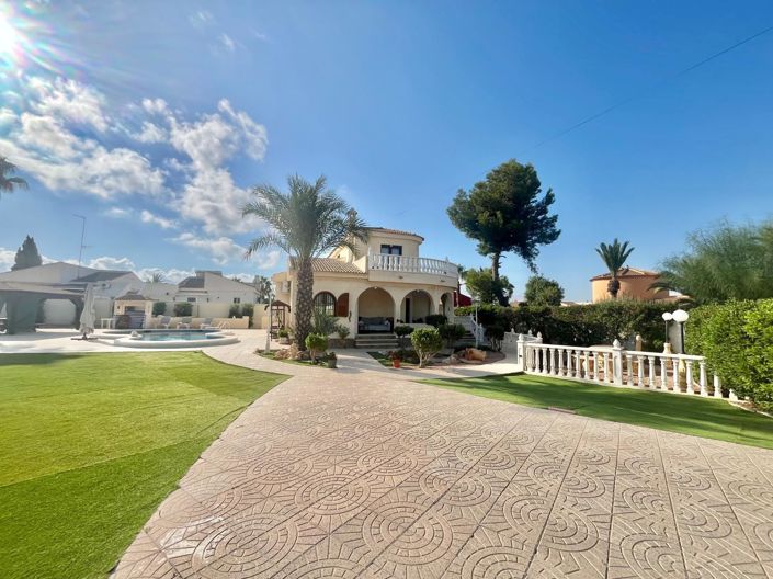 Image No.14-4 Bed Villa for sale