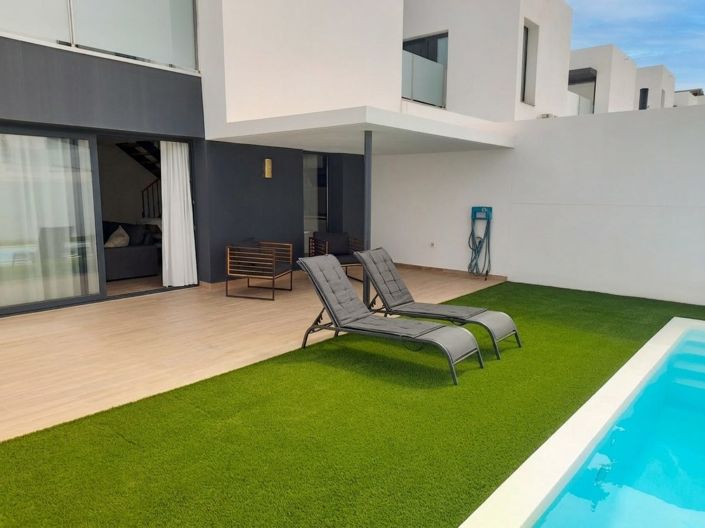 Image No.2-3 Bed Villa for sale