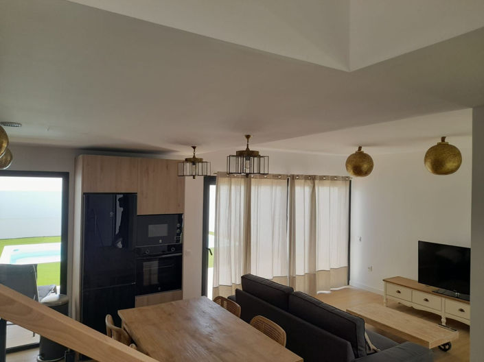 Image No.8-3 Bed House for sale