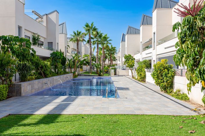 Image No.1-Appartement de 2 chambres à vendre à Torrevieja
