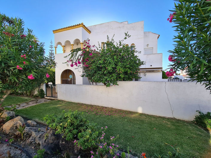 Image No.1-3 Bed Townhouse for sale