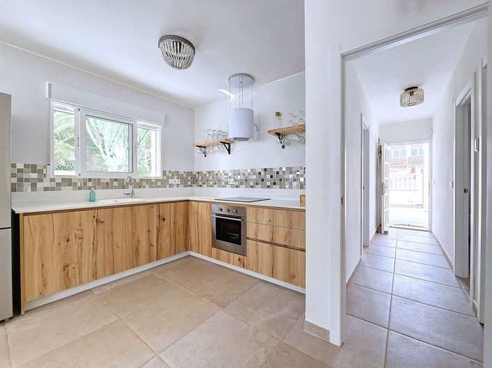 Image No.11-4 Bed House for sale