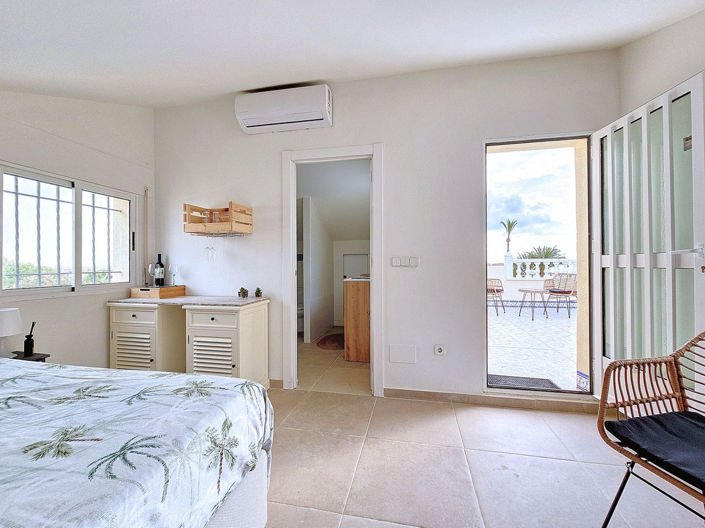 Image No.17-4 Bed House for sale