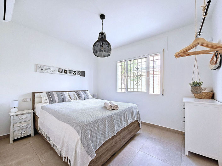 Image No.19-4 Bed House for sale