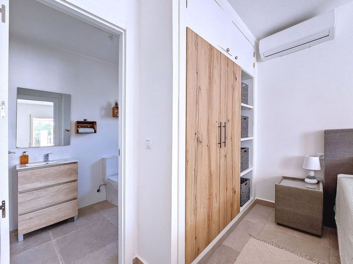 Image No.21-4 Bed House for sale