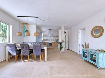 4-c23c0f86247804fa50226aecd8b0b2c8