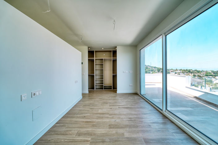 Image No.34-4 Bed Villa for sale