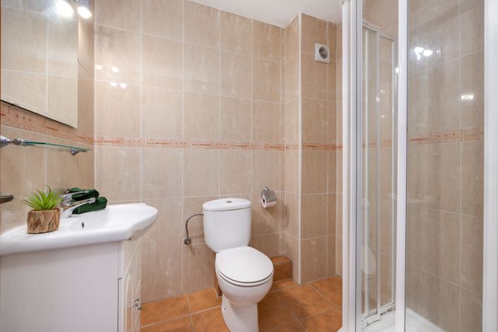 Image No.22-2 Bed Apartment for sale