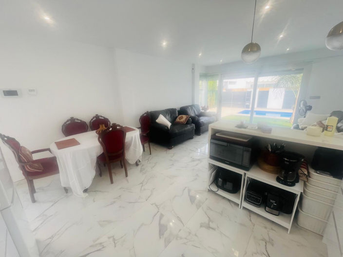 Image No.2-3 Bed Villa for sale