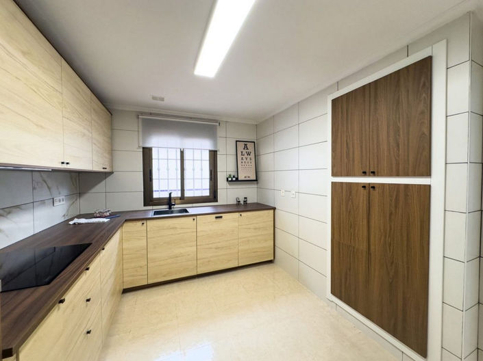 Image No.12-3 Bed House for sale