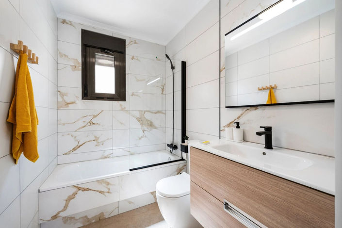 Image No.21-3 Bed House for sale