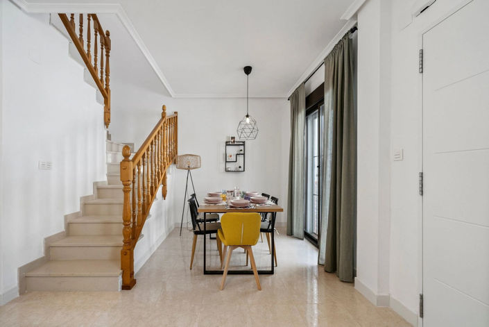 Image No.7-3 Bed House for sale