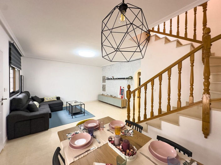 Image No.8-3 Bed House for sale