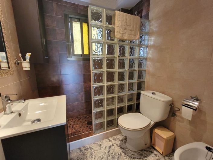 Image No.28-2 Bed Bungalow for sale