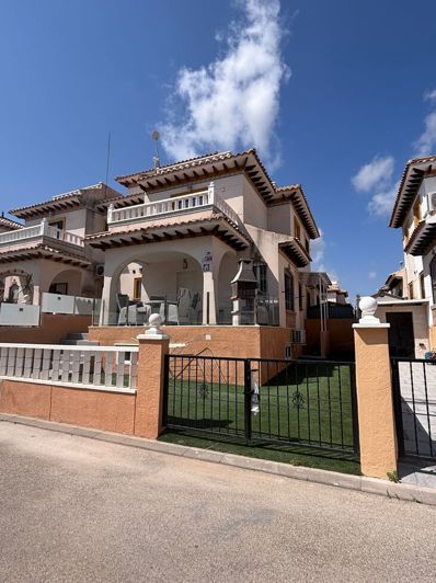 Image No.1-3 Bed Quad for sale