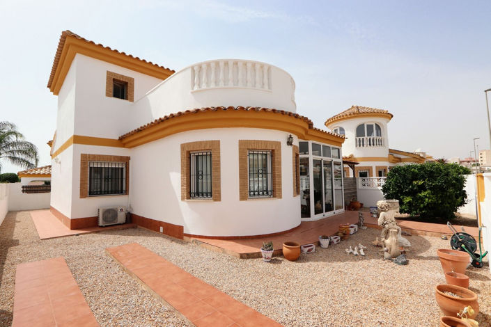 Image No.1-3 Bed House for sale