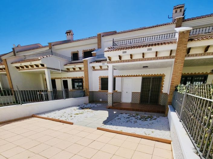 Image No.1-3 Bed Townhouse for sale