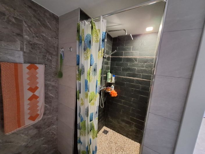 Image No.23-2 Bed Apartment for sale