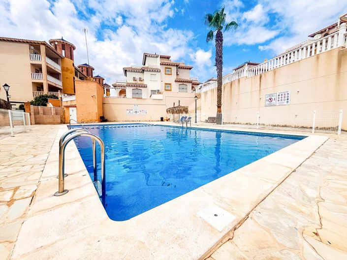 Image No.2-Bungalow de 2 chambres à vendre à Orihuela Costa