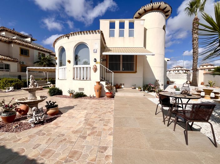 Image No.1-2 Bed Villa for sale