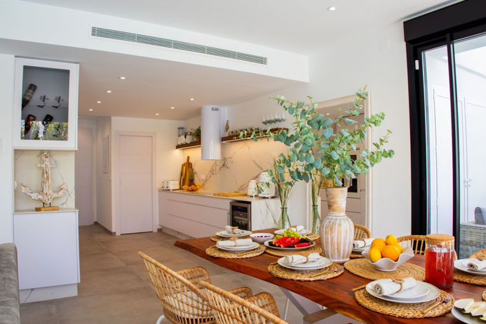 Image No.11-3 Bed House for sale