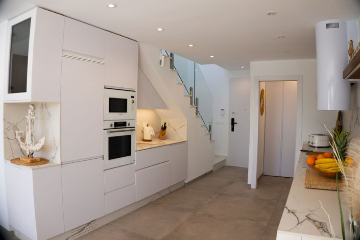 Image No.12-3 Bed House for sale