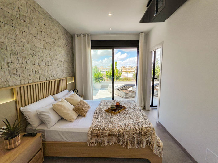 Image No.26-3 Bed House for sale