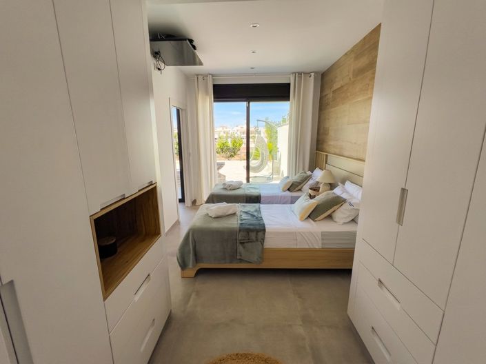 Image No.27-3 Bed Villa for sale