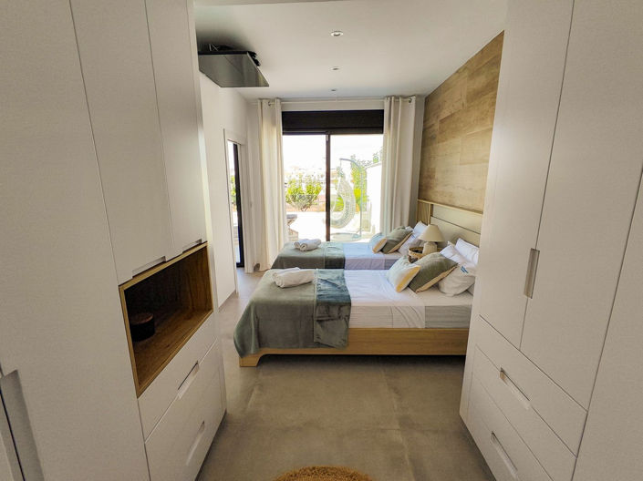 Image No.28-3 Bed House for sale