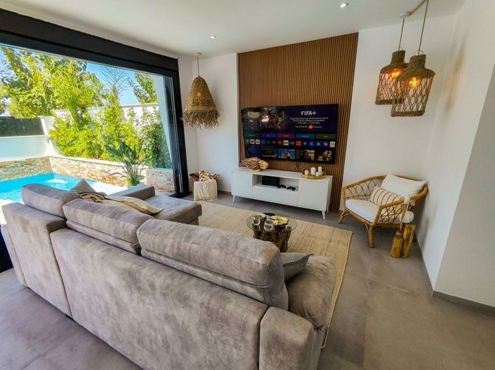Image No.3-3 Bed Villa for sale