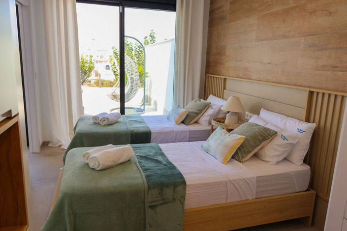 Image No.30-3 Bed House for sale