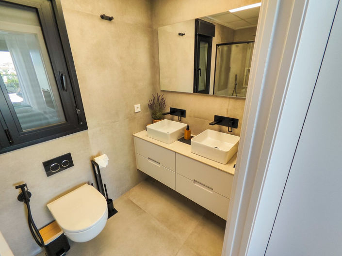 Image No.32-3 Bed House for sale