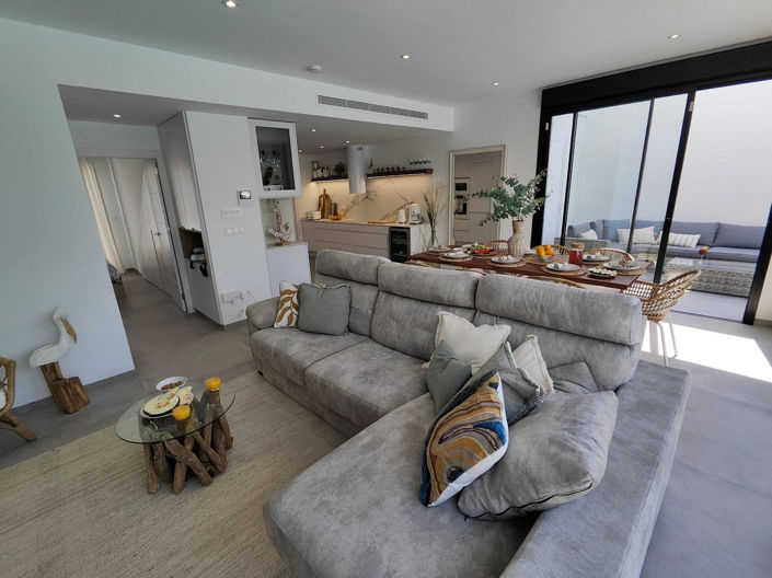 Image No.4-3 Bed House for sale