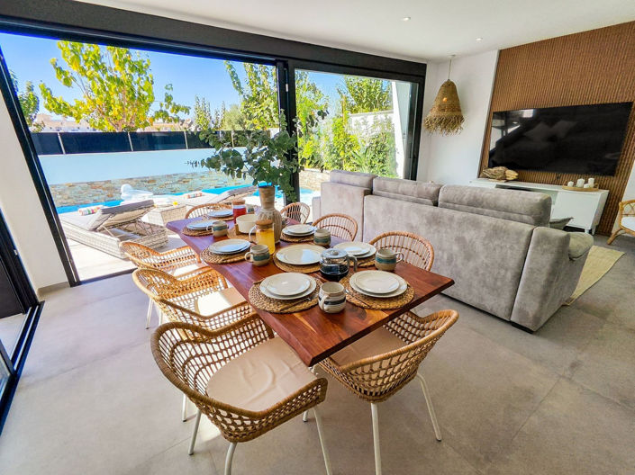 Image No.6-3 Bed House for sale