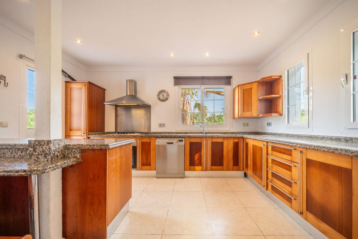 Image No.11-4 Bed Villa for sale