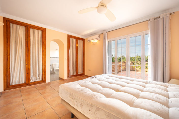 Image No.17-4 Bed Villa for sale