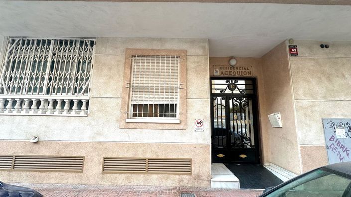 Image No.2-Maison de 2 chambres à vendre à Torrevieja