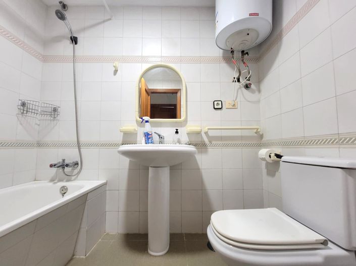 Image No.26-2 Bed Apartment for sale