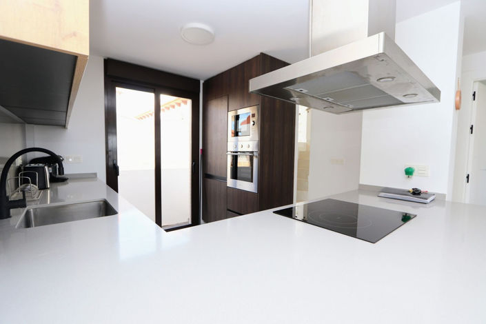 Image No.14-3 Bed House for sale