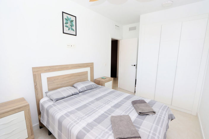 Image No.15-3 Bed House for sale