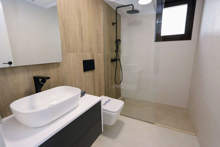 Image No.17-3 Bed House for sale