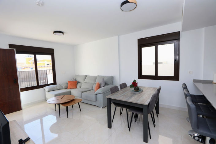 Image No.9-3 Bed House for sale