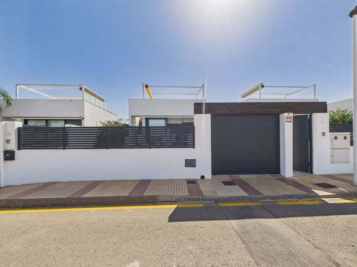 Image No.7-3 Bed Villa for sale