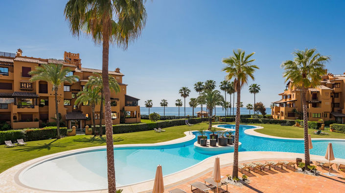 Image No.1-4 Bed Apartment for sale