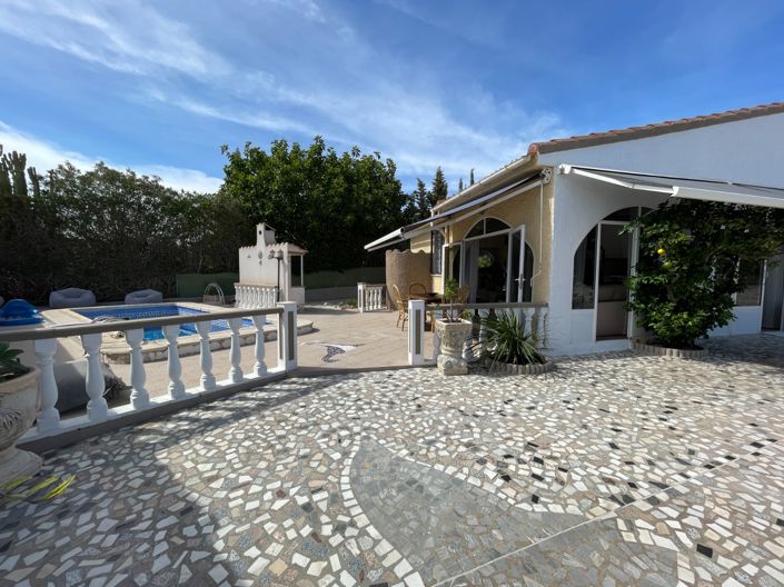 Image No.2-6 Bed Villa for sale