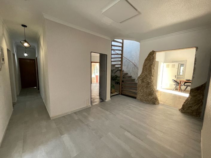 Image No.6-6 Bed Villa for sale