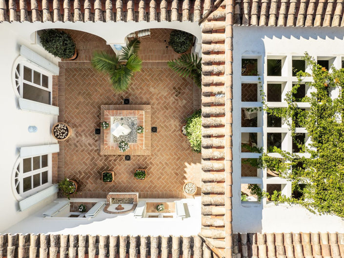 Image No.4-7 Bed Villa for sale