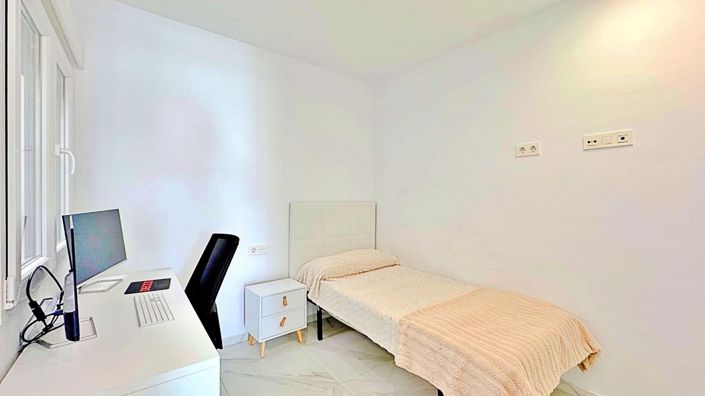 Image No.22-3 Bed House for sale