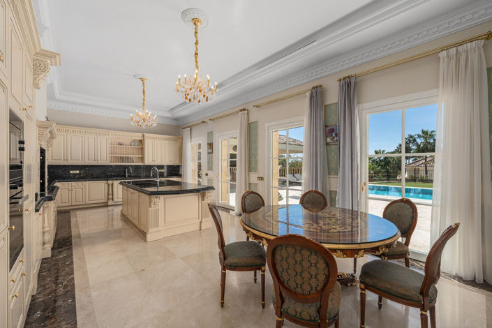 Image No.20-7 Bed Villa for sale